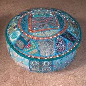 Aqua Suti Pouf / Ottoman